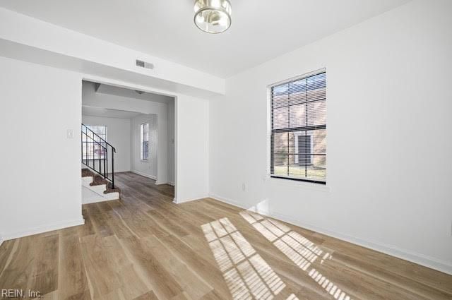 393 Jury LN, Newport News, VA 23608