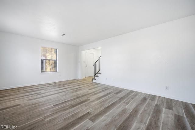 393 Jury LN, Newport News, VA 23608