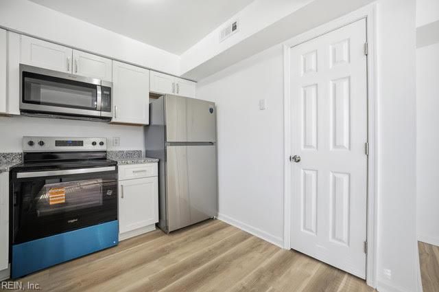 393 Jury LN, Newport News, VA 23608