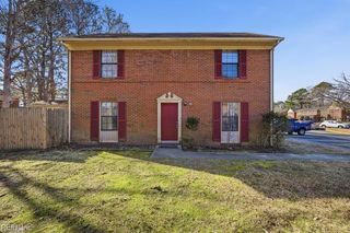 393 Jury LN, Newport News, VA 23608