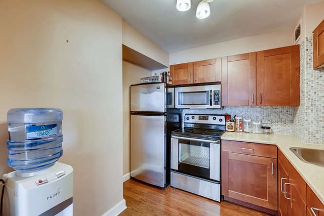 3600 N Lake Shore Drive 710, Chicago, IL 60613