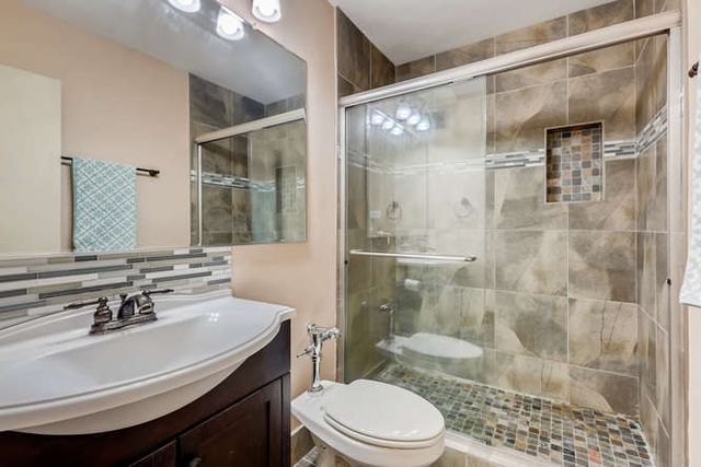 3600 N Lake Shore Drive 710, Chicago, IL 60613