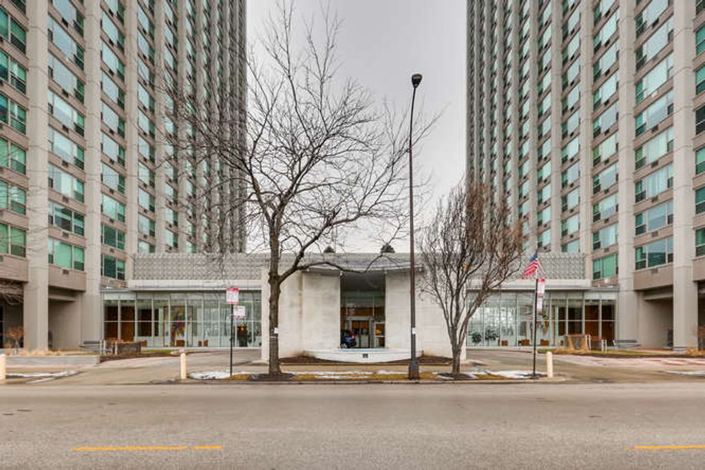 3600 N Lake Shore Drive 710, Chicago, IL 60613