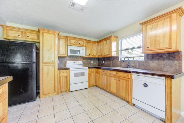 9550 Thousand Oaks Loop, Montgomery, TX 77316