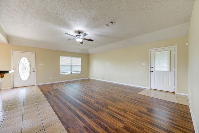 9550 Thousand Oaks Loop, Montgomery, TX 77316