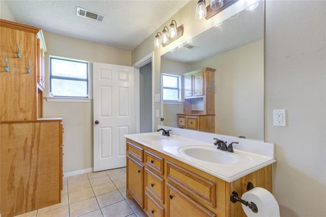 9550 Thousand Oaks Loop, Montgomery, TX 77316