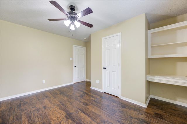 9550 Thousand Oaks Loop, Montgomery, TX 77316