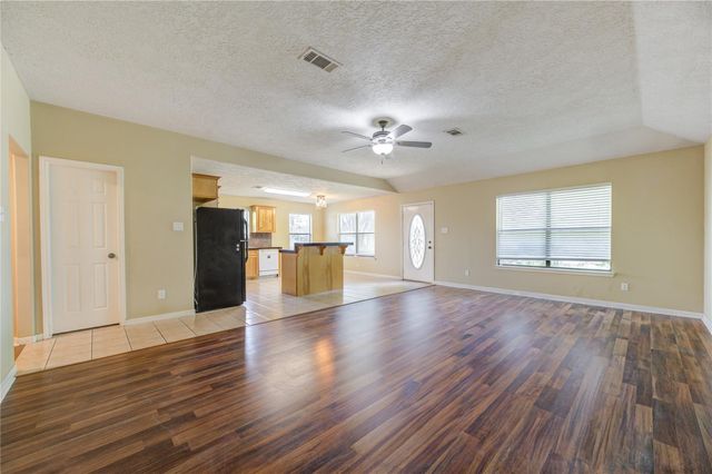 9550 Thousand Oaks Loop, Montgomery, TX 77316