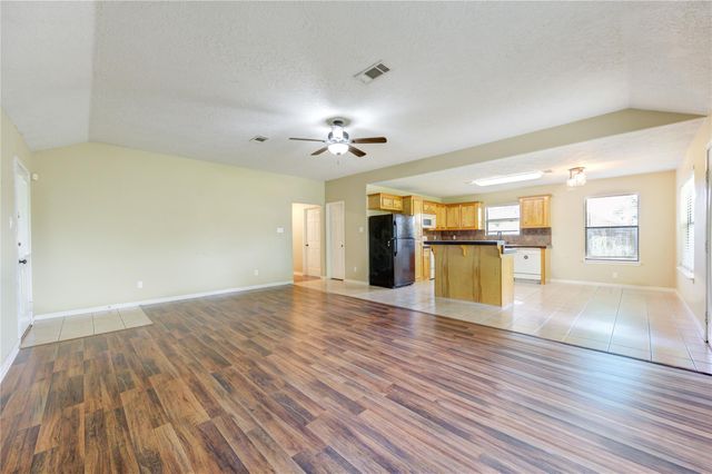 9550 Thousand Oaks Loop, Montgomery, TX 77316