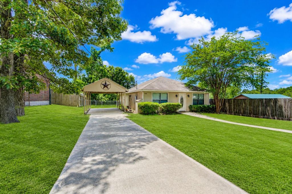 9550 Thousand Oaks Loop, Montgomery, TX 77316
