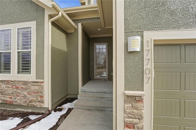 17707 S MILLRIDGE Street, Olathe, KS 66061