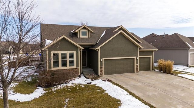 17707 S MILLRIDGE Street, Olathe, KS 66061