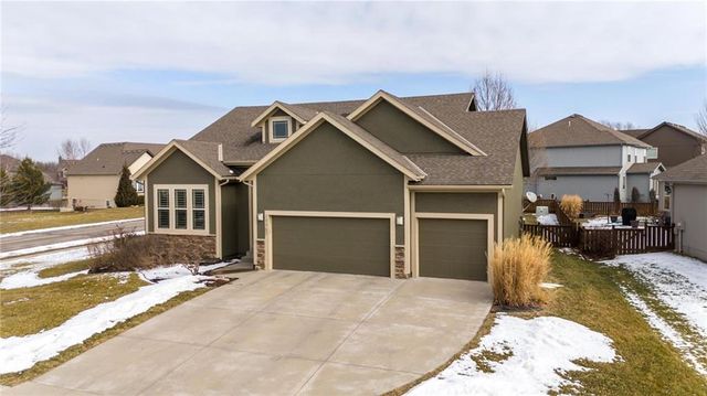 17707 S MILLRIDGE Street, Olathe, KS 66061