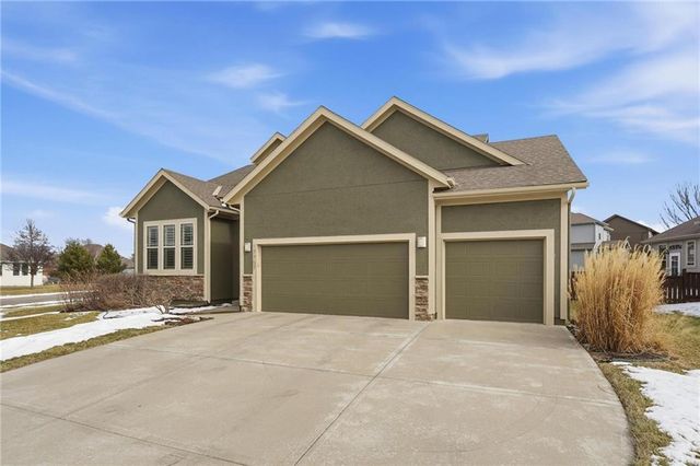 17707 S MILLRIDGE Street, Olathe, KS 66061