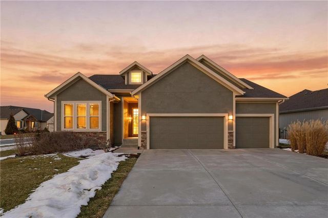 17707 S MILLRIDGE Street, Olathe, KS 66061