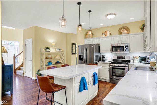 224 W Stoney Trail, Greenfield, IN 46140