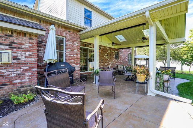 224 W Stoney Trail, Greenfield, IN 46140