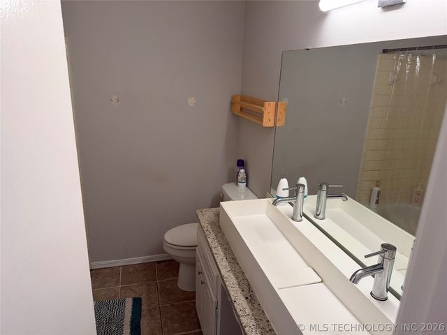 407 F NW, Ardmore, OK 73401