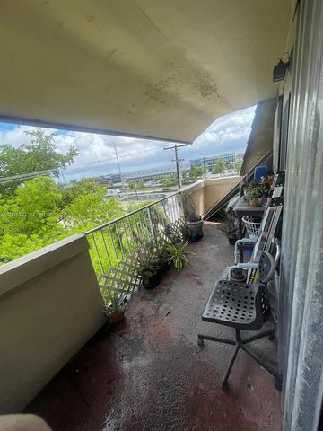 680 Miller Dr W401, Miami Springs, FL 33166