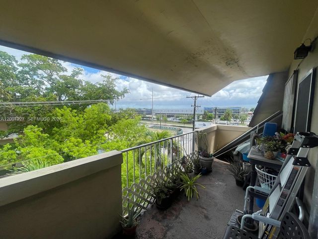 680 Miller Dr W401, Miami Springs, FL 33166