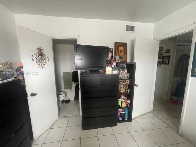 680 Miller Dr W401, Miami Springs, FL 33166