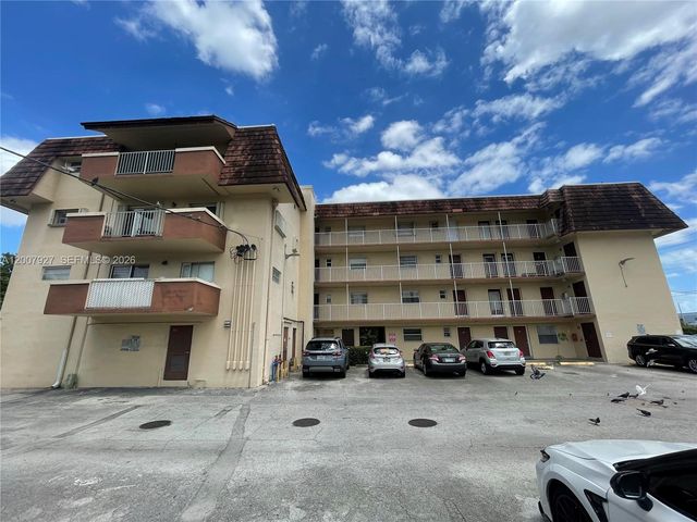 680 Miller Dr W401, Miami Springs, FL 33166