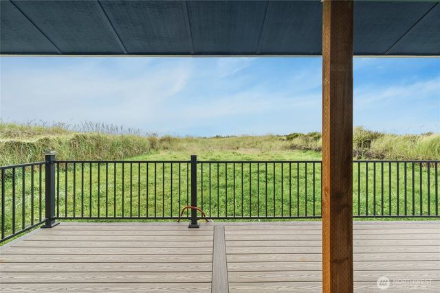 31101 G Street, Ocean Park, WA 98640