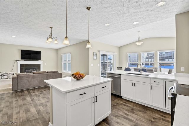 37269 White Feather Avenue, North Ridgeville, OH 44039