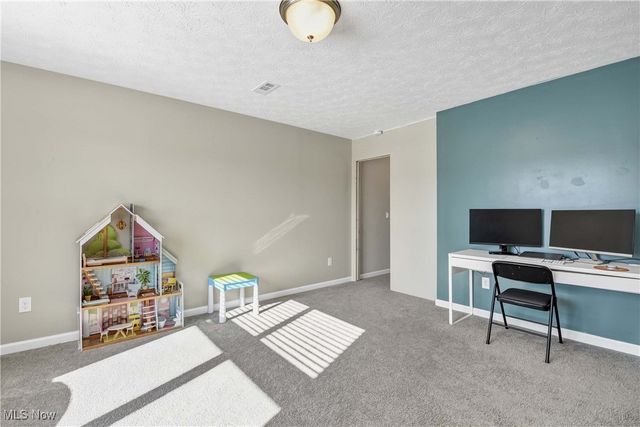 37269 White Feather Avenue, North Ridgeville, OH 44039