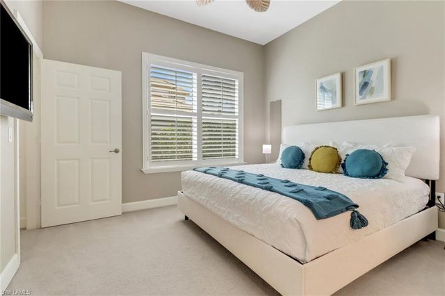 9208 Quartz LN 102, Naples, FL 34120