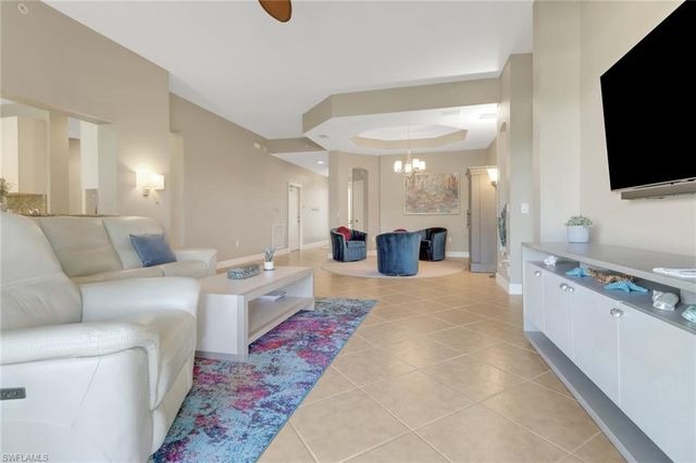 9208 Quartz LN 102, Naples, FL 34120