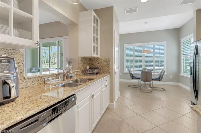 9208 Quartz LN 102, Naples, FL 34120