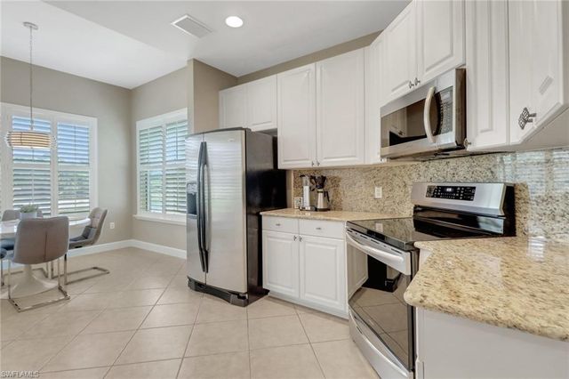9208 Quartz LN 102, Naples, FL 34120