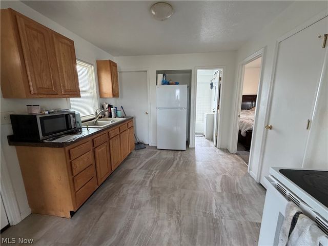 7222 Wright Avenue, Oakwood, OH 44146