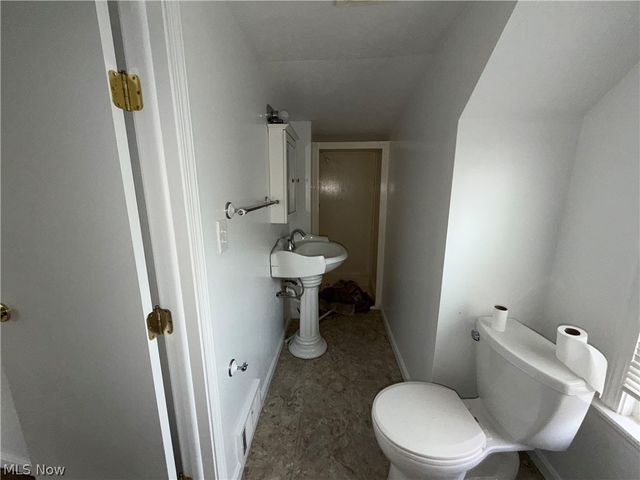 7222 Wright Avenue, Oakwood, OH 44146