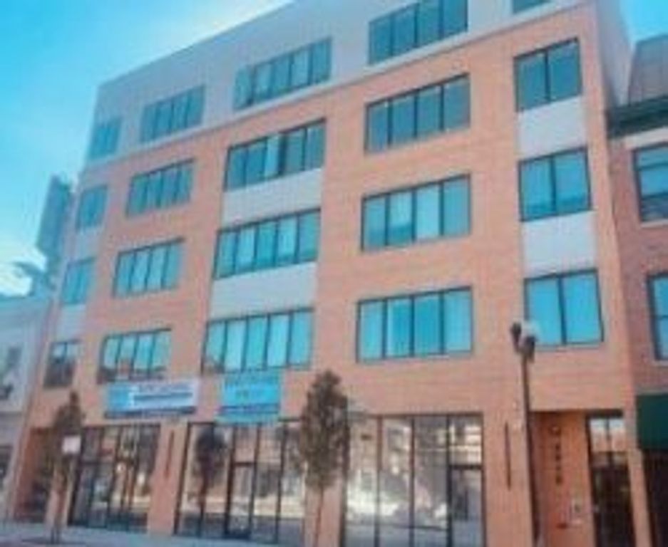 4010 N Lincoln Avenue 401, Chicago, IL 60618
