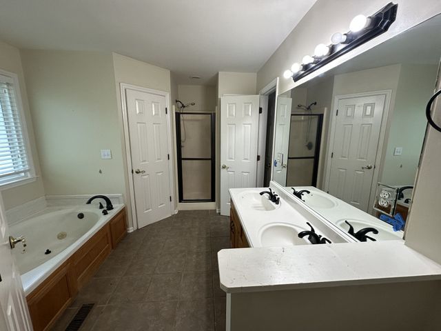 2678 Douglas Ln, Thompsons Station, TN 37179