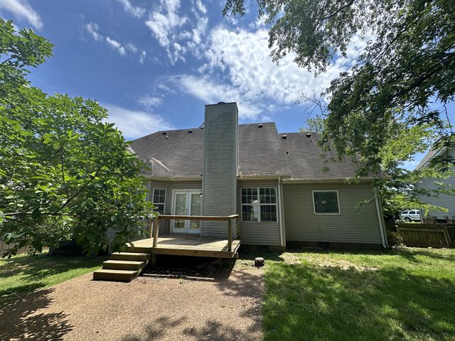 2678 Douglas Ln, Thompsons Station, TN 37179