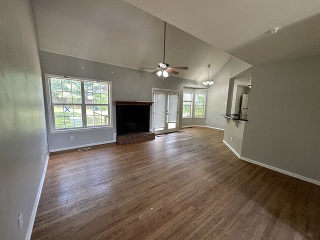 2678 Douglas Ln, Thompsons Station, TN 37179