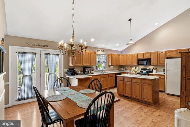 112 BEECH AVE, Fredericksburg, PA 17026