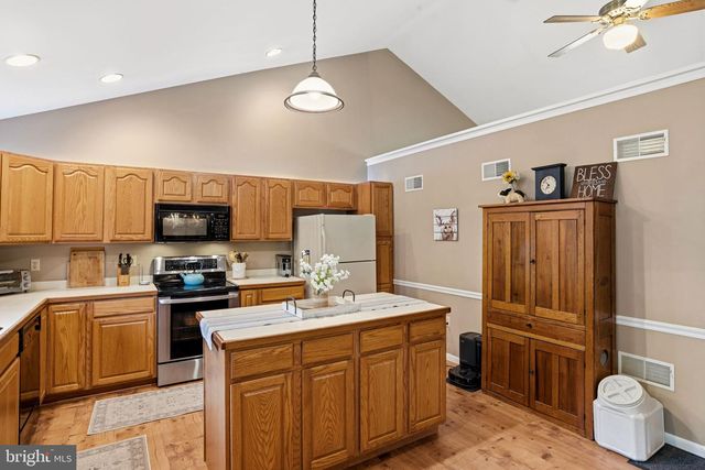112 BEECH AVE, Fredericksburg, PA 17026