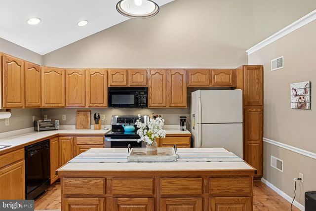 112 BEECH AVE, Fredericksburg, PA 17026