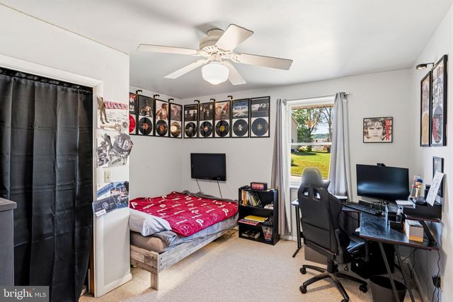112 BEECH AVE, Fredericksburg, PA 17026