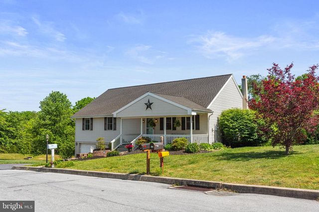 112 BEECH AVE, Fredericksburg, PA 17026