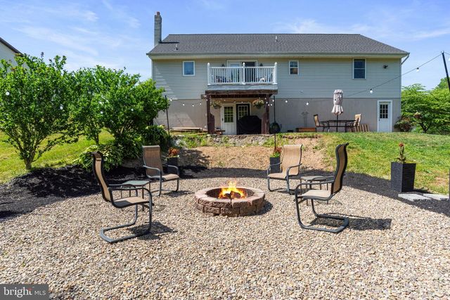 112 BEECH AVE, Fredericksburg, PA 17026