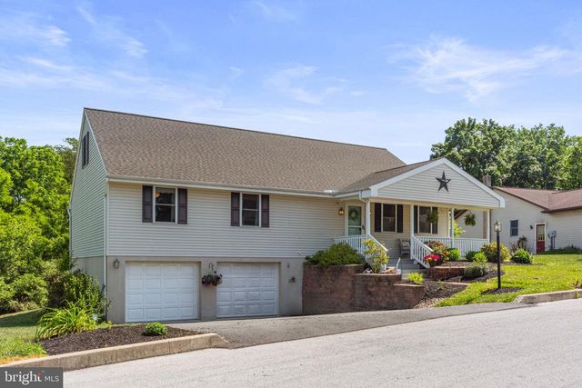 112 BEECH AVE, Fredericksburg, PA 17026