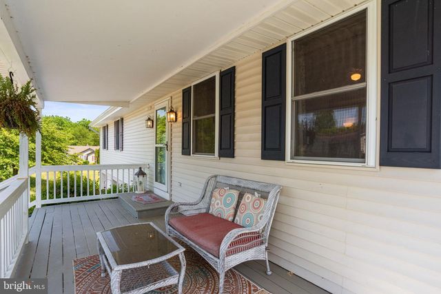 112 BEECH AVE, Fredericksburg, PA 17026