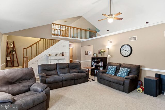 112 BEECH AVE, Fredericksburg, PA 17026