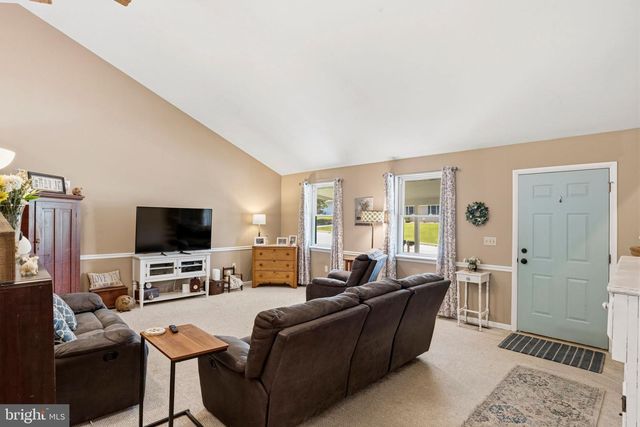 112 BEECH AVE, Fredericksburg, PA 17026