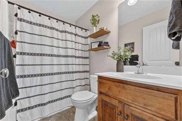 7502 NE 109th Street, Kansas City, MO 64157